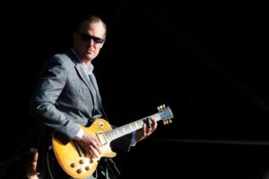 Joe Bonamassa by Christie Goodwin_Newark Castle_8 July 201644