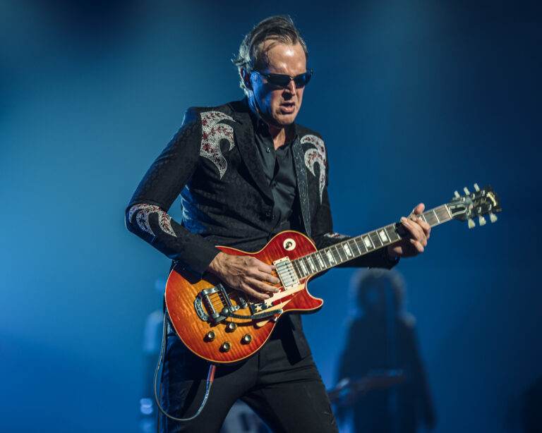 Joe-Bonamassa_Ryman_by-Chris-Wood-46