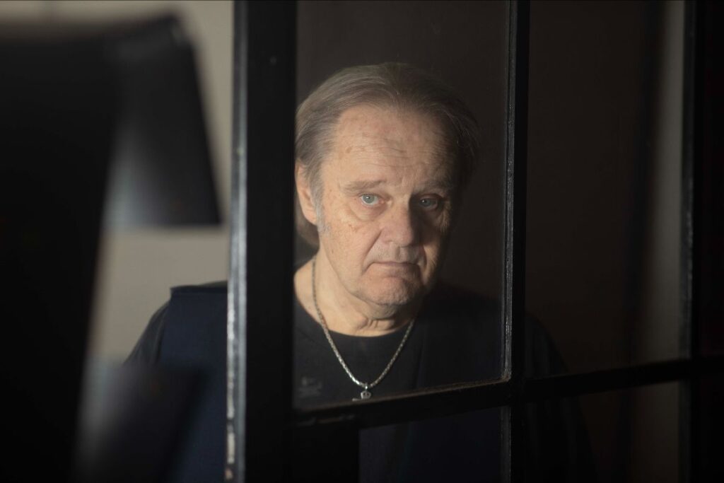 SonicAbuse | Walter Trout Issues New Single “Sign Of The Times”