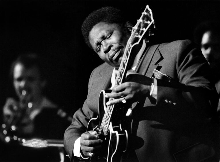 SonicAbuse|Joe Bonamassa Shares Next Six Tracks From B.B. King Blues Summit Album