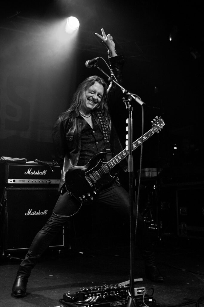 SonicAbuse | Glenn Hughes W/ Sophie Lloyd @ Rock City, Nottingham 24/10/2025 SonicAbuse | Glenn Hughes W/ Sophie Lloyd @ Rock City, Nottingham 24/10/2025