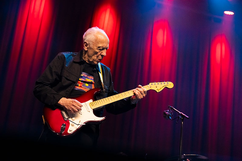 SonicAbuse | Robin Trower Releases New Single: 
